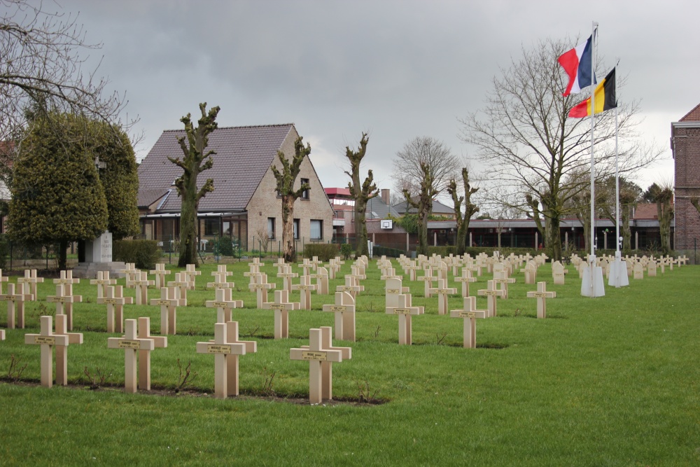 Franse Oorlogsbegraafplaats Machelen-aan-de-Leie #2