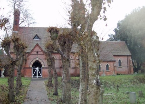 Oorlogsgraf van het Gemenebest St. Barnabas Churchyard #1