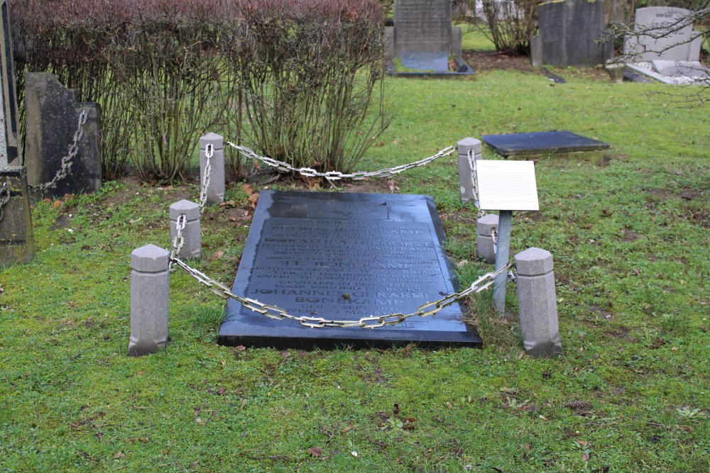 Dutch War Graves IJmuiden Western Cemetery #4