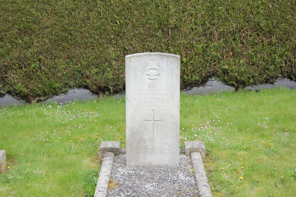 Commonwealth War Graves Bayenghem-ls-Seninghem #3