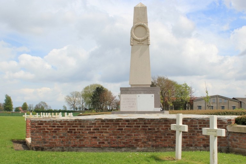 Gedenkzuil Franse Militaire Begraafplaats St.-Charles de Potyze #1