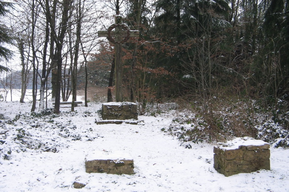 Former French-German War Cemetery du Chenois Saint-Vincent #2