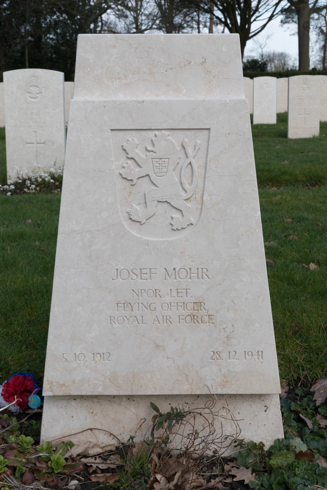 Commonwealth War Graves General Cemetery Bergen #5