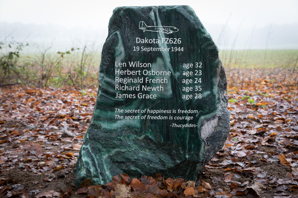 Memorial Dakota FZ626 #1