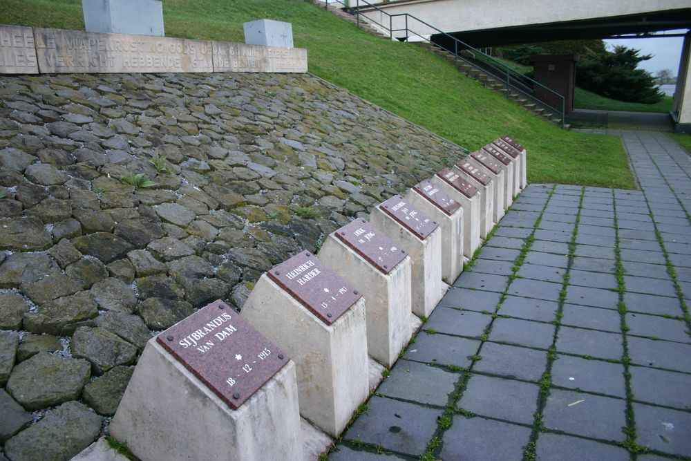 Execution Monument Van Harinxmakanaal #4