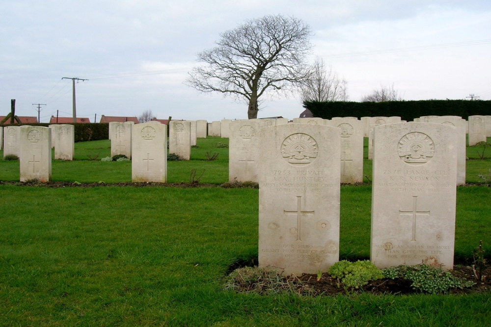 Commonwealth War Cemetery Borre #4