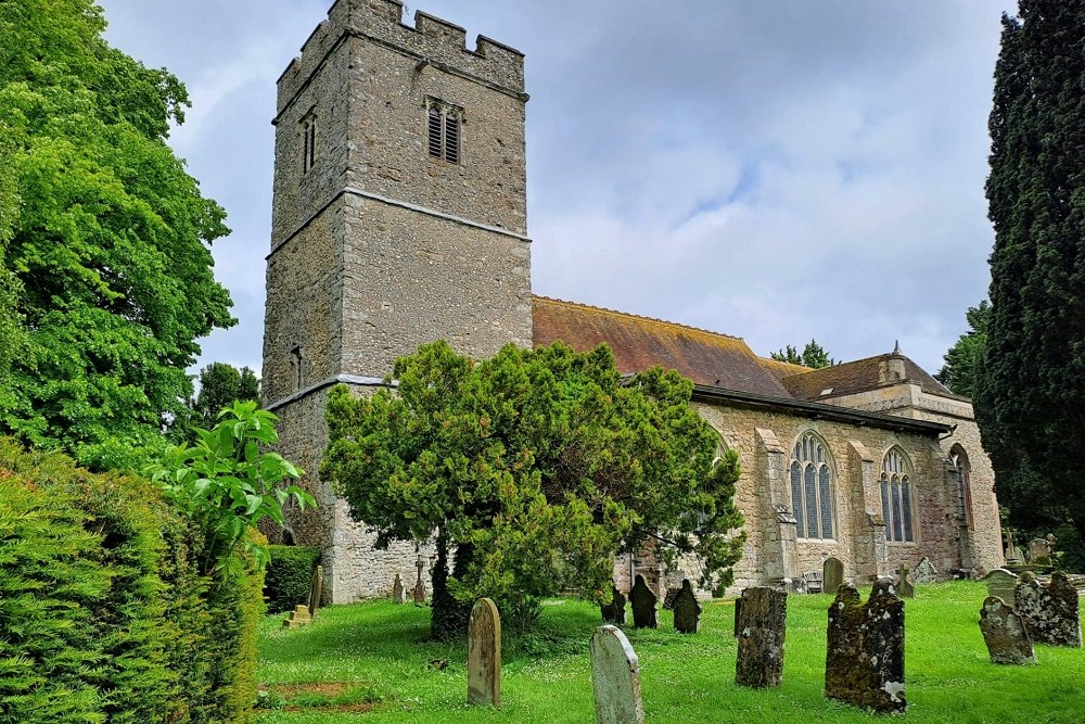 Commonwealth War Graves All Saints Churchyard