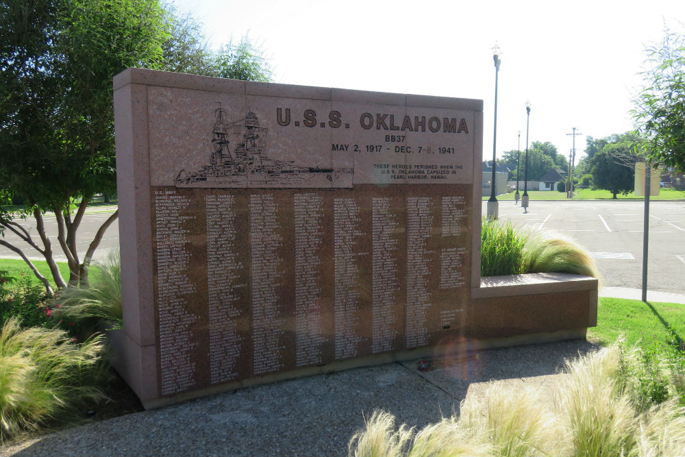 Monument USS Oklahoma #1