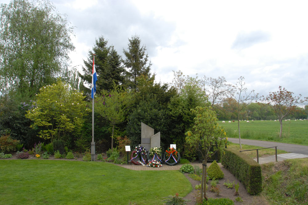 War Memorial Poeldonk #5