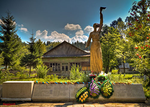 War Memorial Vorokhta #1