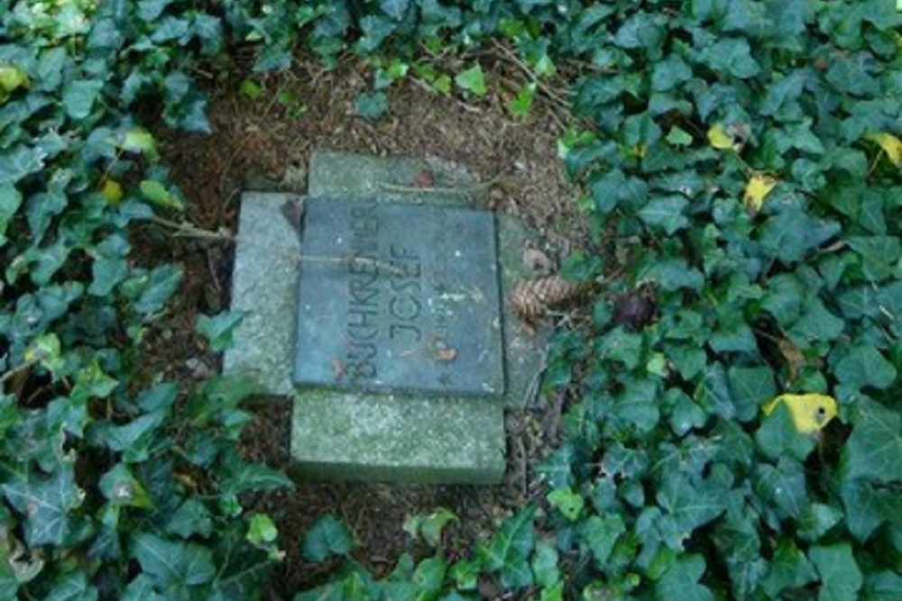 Duitse Oorlogsgraven Begraafplaats Aeschach #3