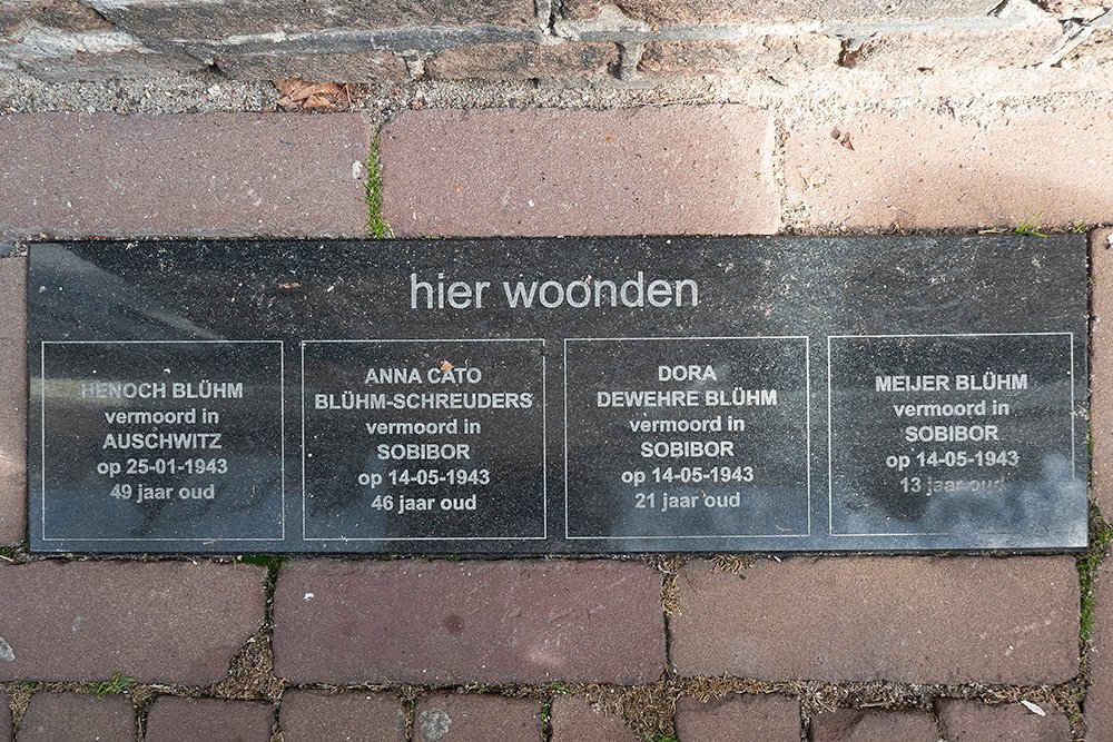 Memorial Stones Coninckstraat 15 #1