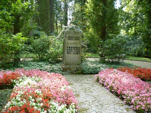 Monument Begraafplaats Rostock #1