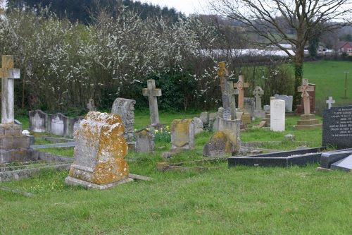 Commonwealth War Graves Hoarwithy Churchyard #1