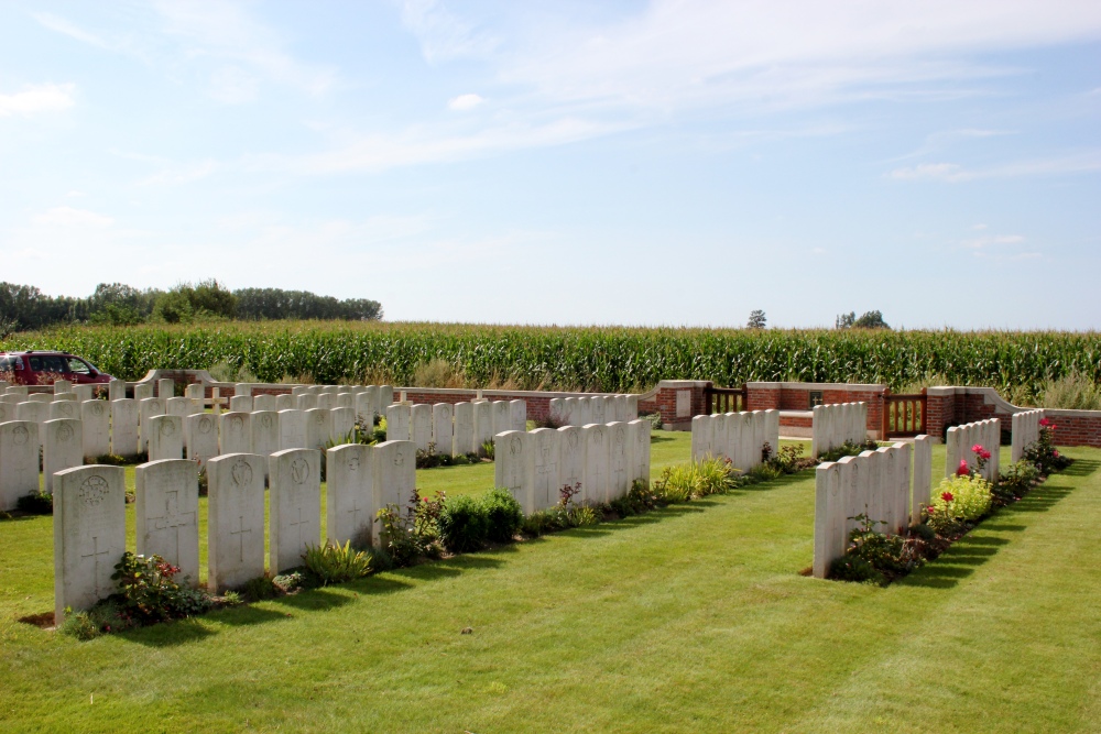 Commonwealth War Cemetery Arnke #3