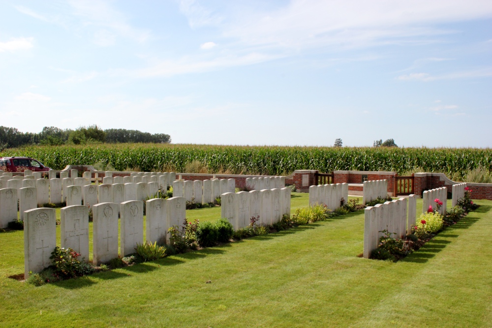 Commonwealth War Cemetery Arnèke #3