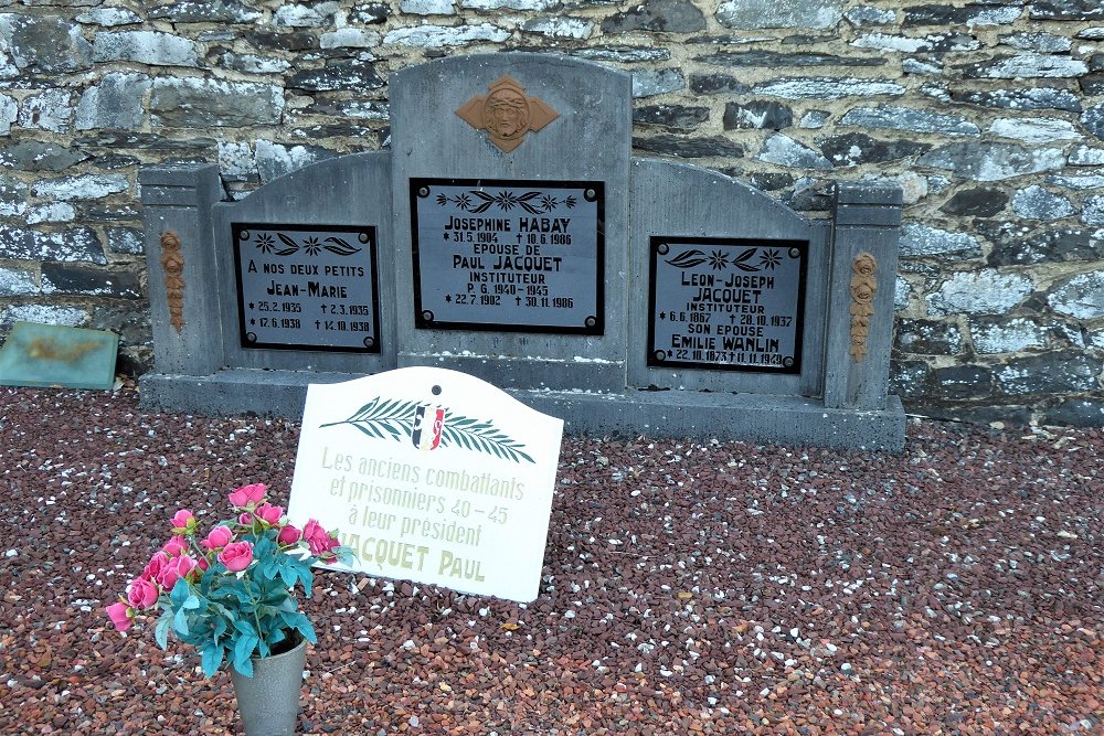 Belgian Graves Veterans Vaux-sur-Sre #2