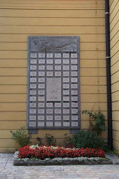 Oorlogsmonument Kerk Hinterbrhl #2