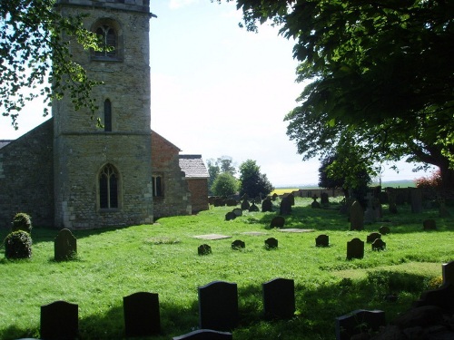 Oorlogsgraf van het Gemenebest St. Peter Churchyard