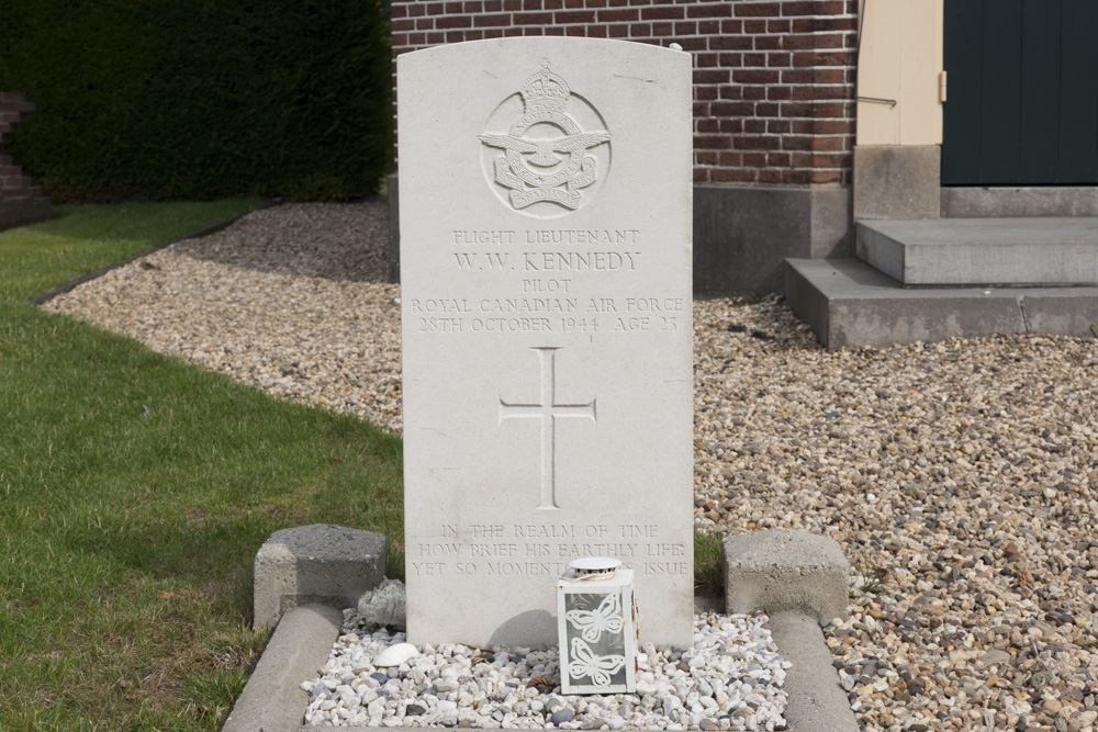 Commonwealth War Grave Roman Catholic Cemetery Baak #1