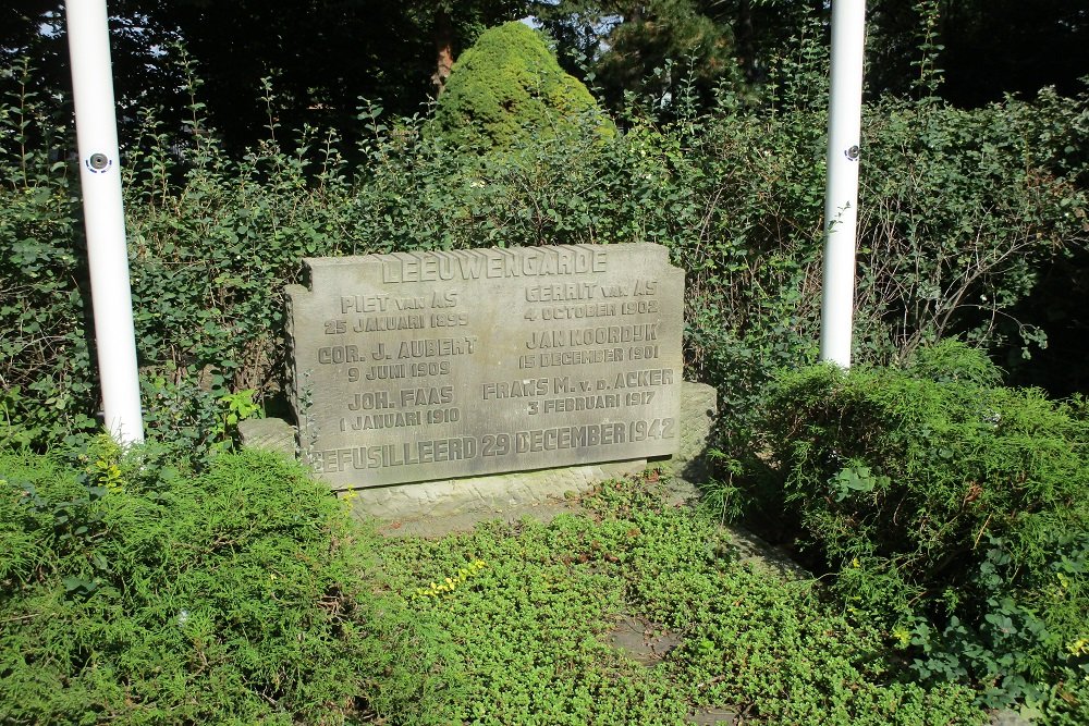 Monument 'Leeuwengarde' Algemene Begraafplaats Crooswijk