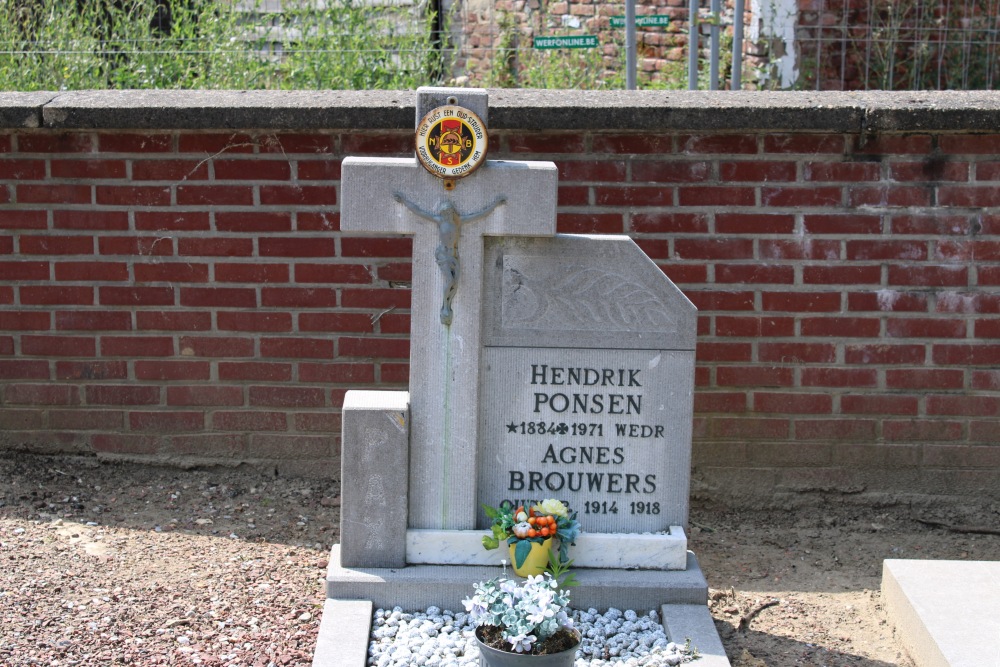 Belgian Graves Veterans Kessenich Churchyard #5
