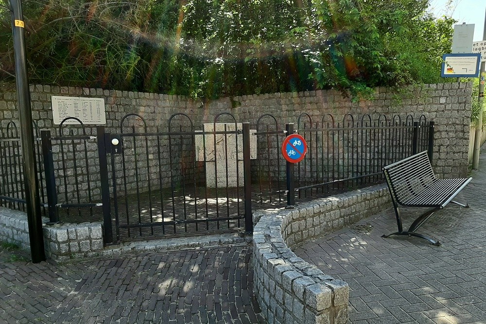 Oorlogsmonument Wijk aan Zee #4