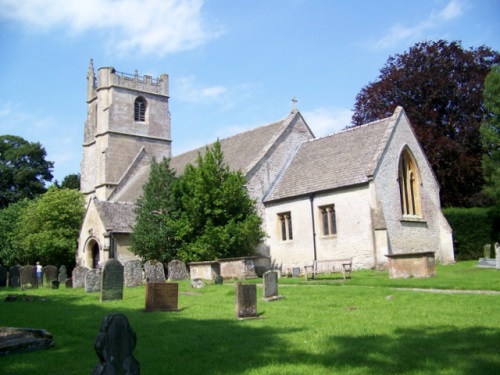 Oorlogsgraven van het Gemenebest St. Peter Churchyard