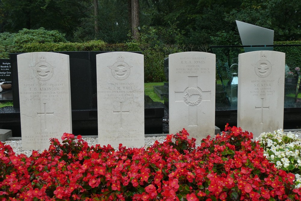 Oorlogsgraven van het Gemenebest Gemeentelijke Begraafplaats Westerbork #3