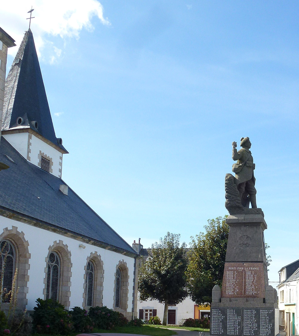 War Memorial Groix #1