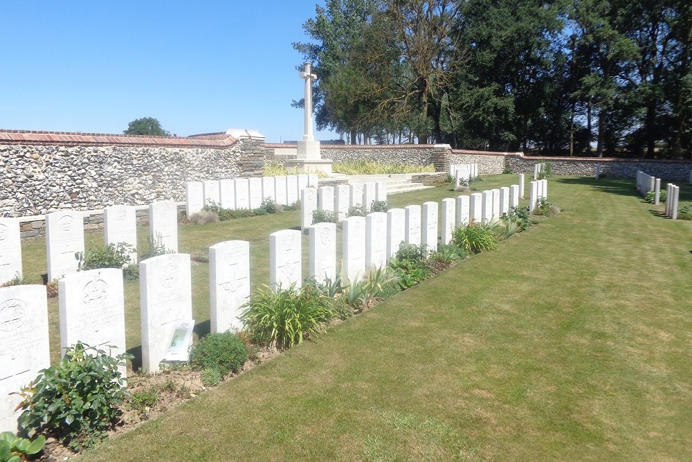 Commonwealth War Cemetery Contalmaison Chateau