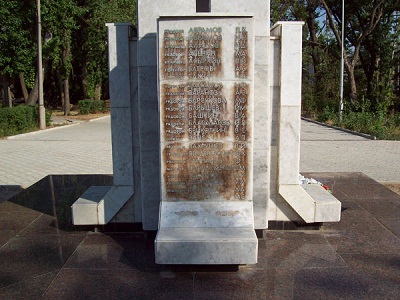 Massagraf Sovjet Soldaten Gagarinpark #3