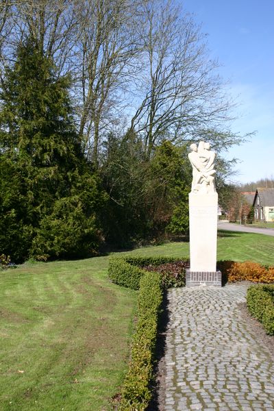 War Memorial Nieuw Beerta #2