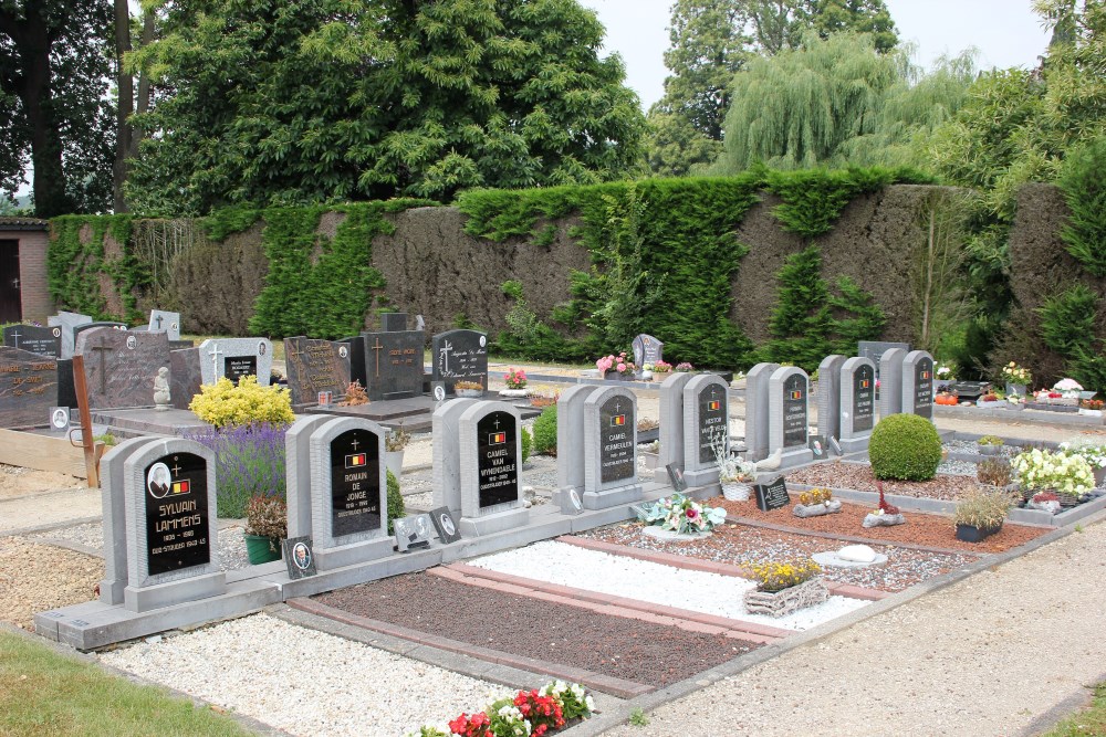 Belgische Graven Oudstrijders Zonnegem Begraafplaats #2