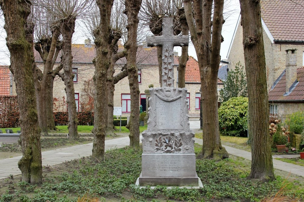 War Memorial Wulveringem #2