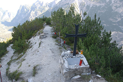 Oostenrijks-Hongaarse Oorlogsbegraafplaats Monte Piano #1