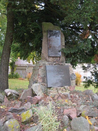 Oorlogsmonument Buckow #1