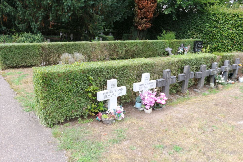 Graves Veterans KNIL Municipal Cemetery Vught #1