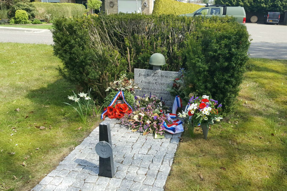 Memorial French Paratrooper