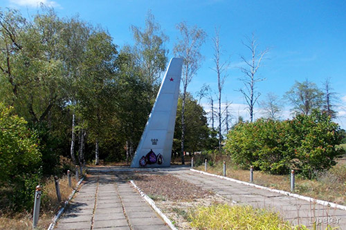 Memorial Petlyakov Pe-2