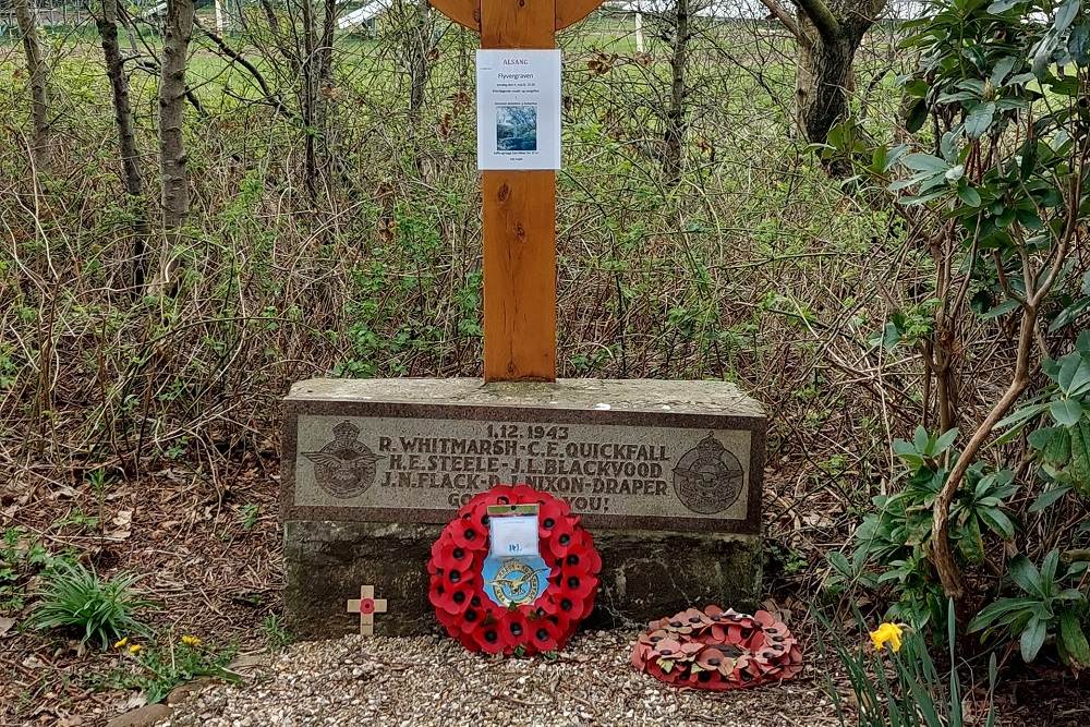 Memorial Short Stirling EF191 WP-H RAF 90th Sqn.