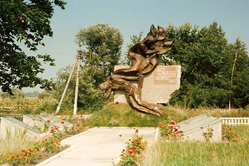 Soviet War Cemetery Hrynivtsi #1