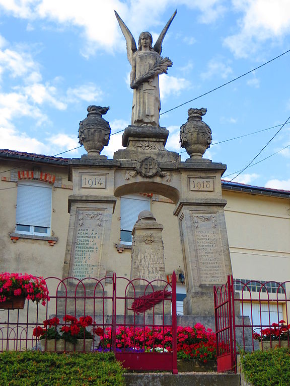 Oorlogsmonument Mouilly #1