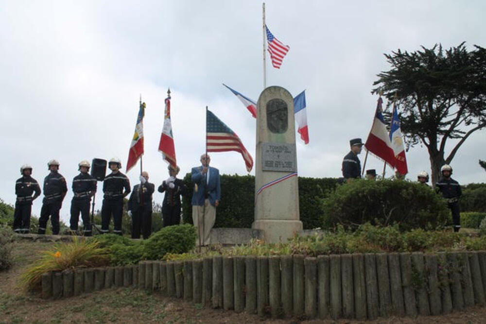 Memorial Killed American Soldiers Saint-Briac-sur-Mer