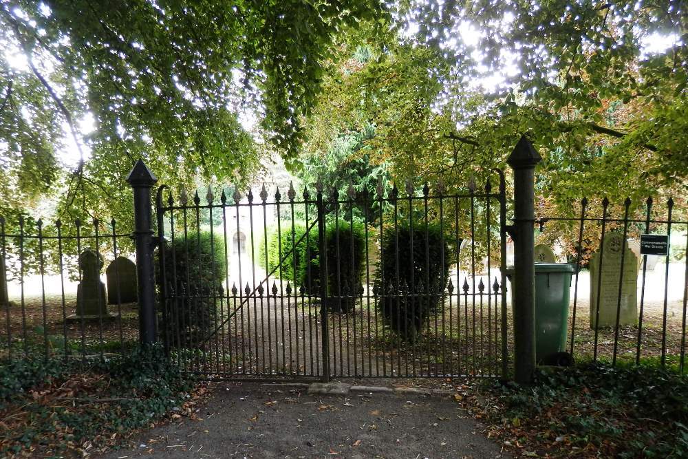 Commonwealth War Graves All Saints Church Cemetery #1