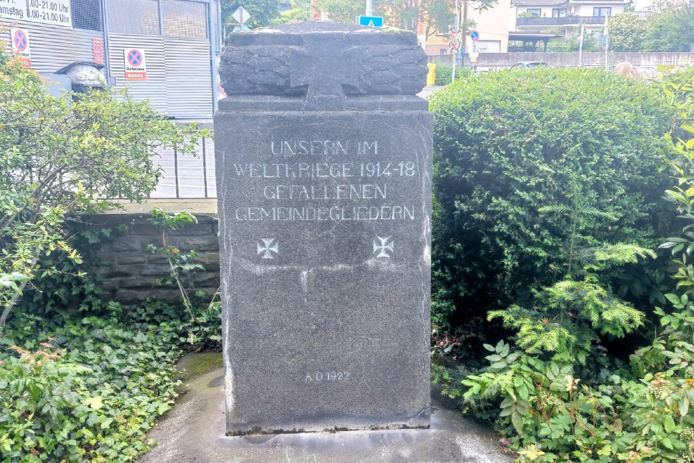 Oorlogsmonument Linz am Rhein #1