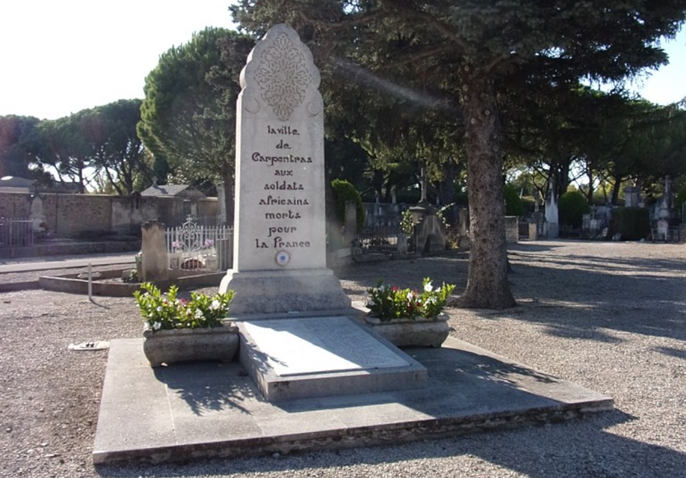 Monument Afrikaanse Soldaten Carpentras #1