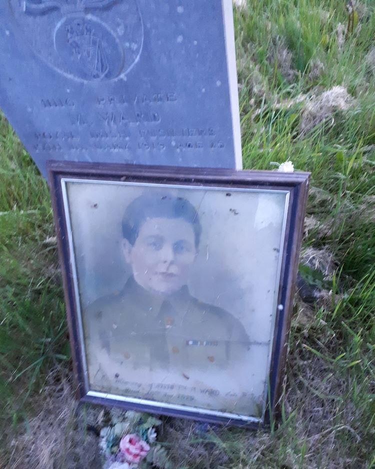 Commonwealth War Grave Creagh Old Graveyard