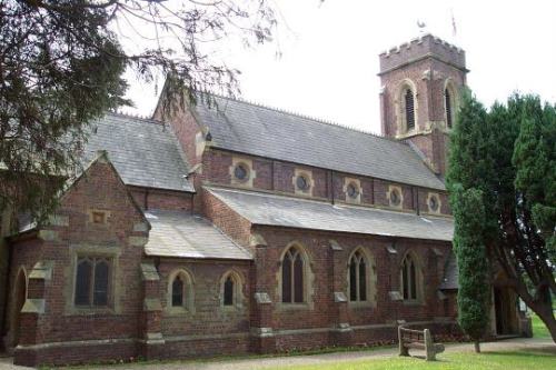 Oorlogsgraven van het Gemenebest St. Peter Churchyard