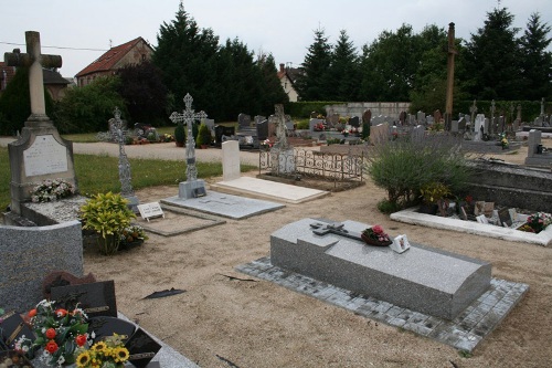 Commonwealth War Graves Saint-Vitre #1